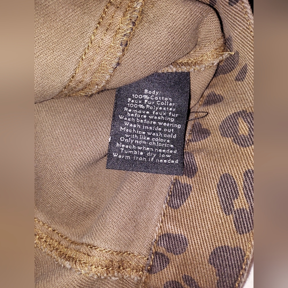 Rock & Republic Leopard Print Jean Jacket with Removable Black Sherpa Collar - Picture 4 of 7